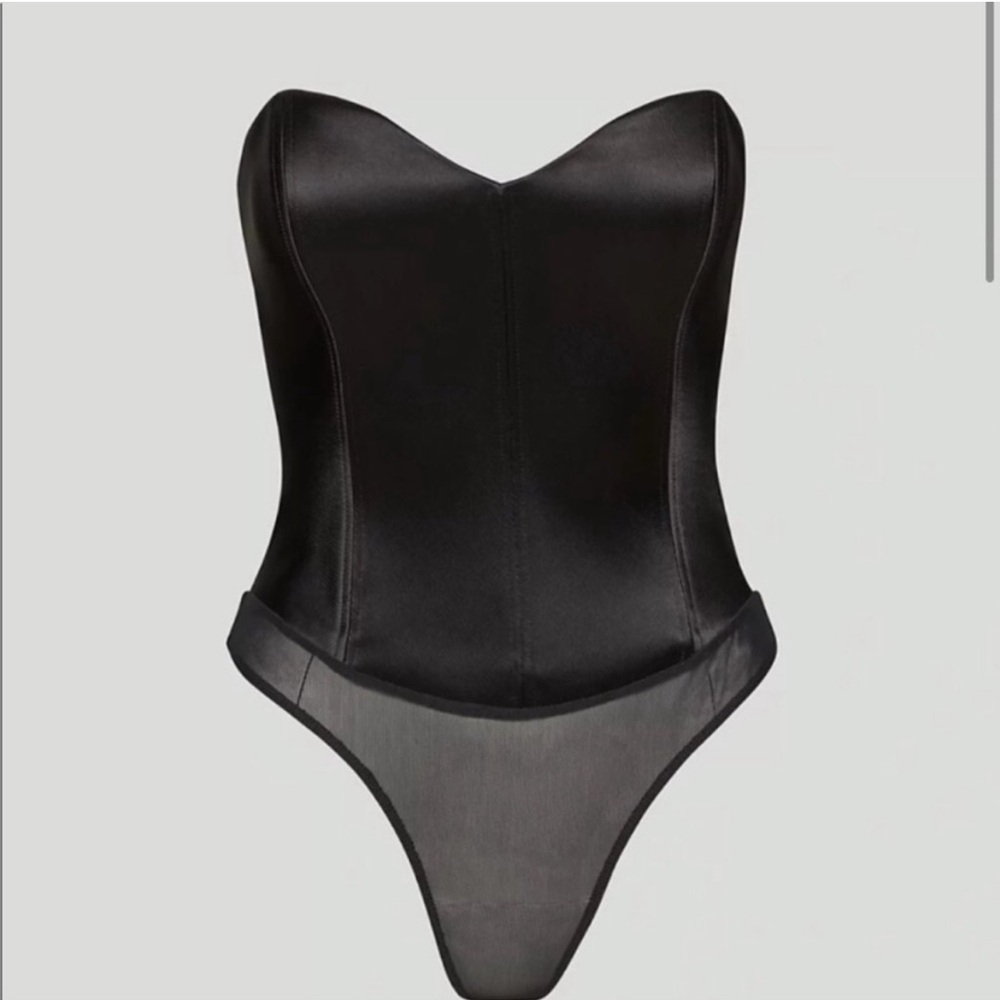 Babaton Blaze Aritzia Corset/Bustier Style Strapless Bodysuit in Black
